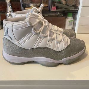 Women’s Size 7 Air Jordan 11 Retro in Vast Grey